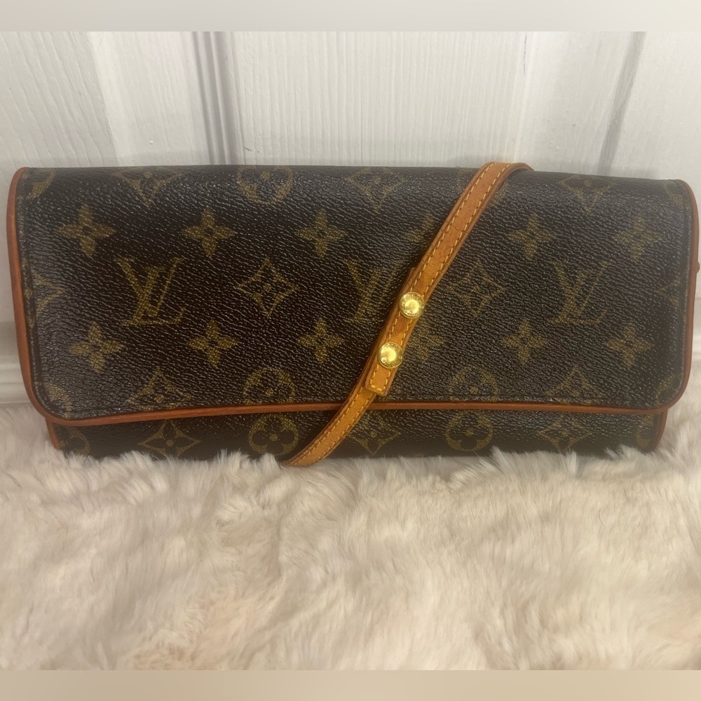 LOUIS VUITTON PARIS POCHETTE MONOGRAM TWIN GM 2 WAY SHOULDER/CROSSBODY BAG - Picture 3 of 16